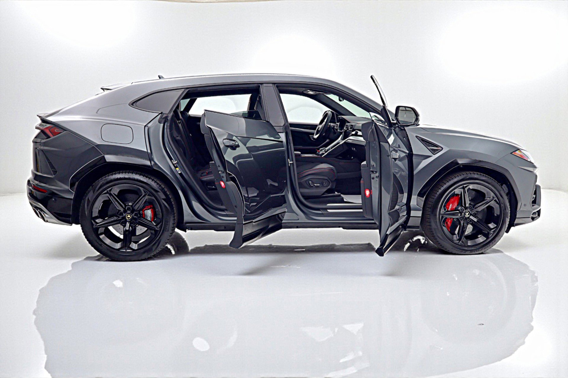 Used 2020 Lamborghini Urus image 20