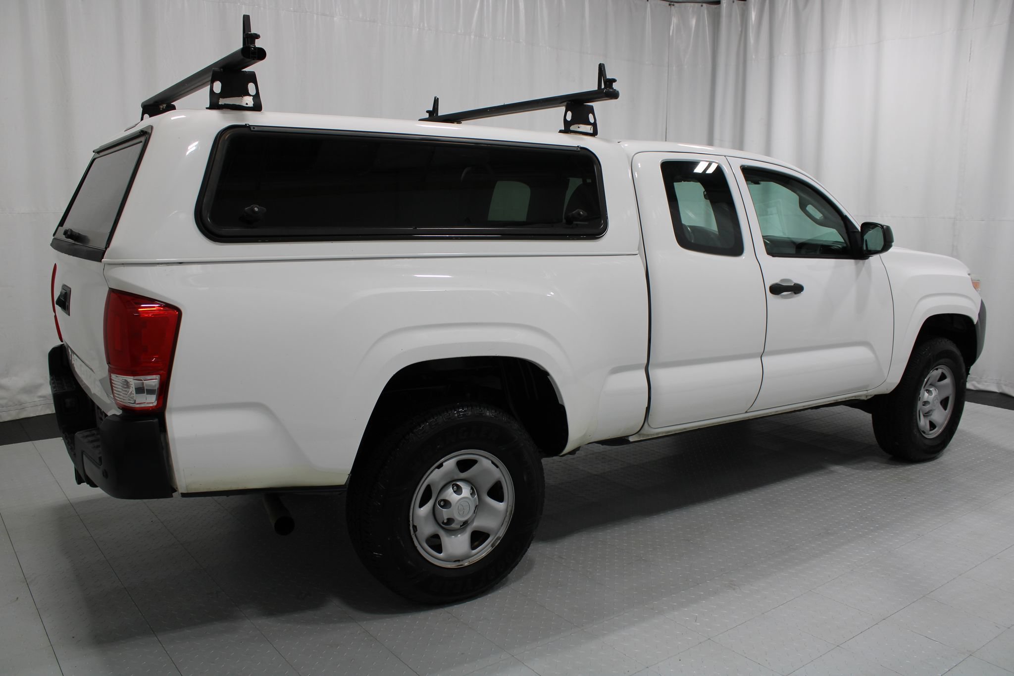 Used 2017 Toyota Tacoma SR RWD image 6