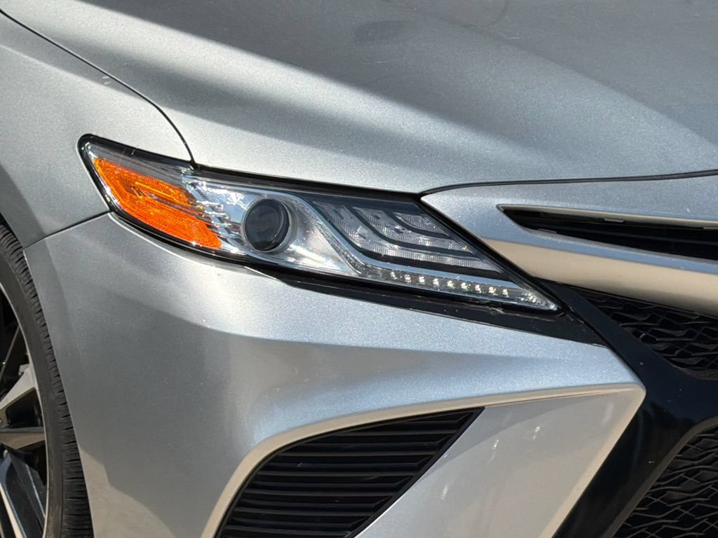 Used 2020 Toyota Camry XSE FWD image 4