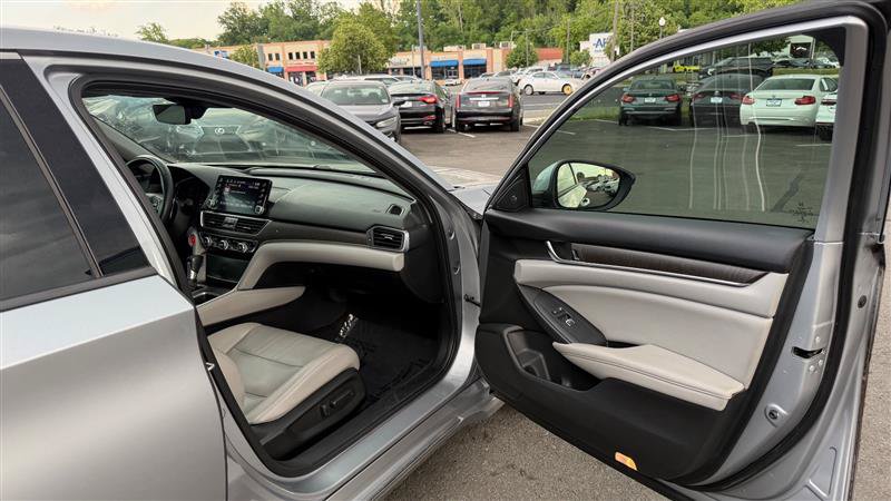 Used 2018 Honda Accord Touring image 33