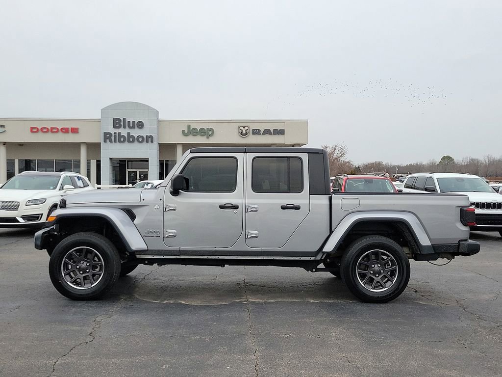 Used 2020 Jeep Gladiator Overland w/ LED Lighting Group AWD/4WD image 3