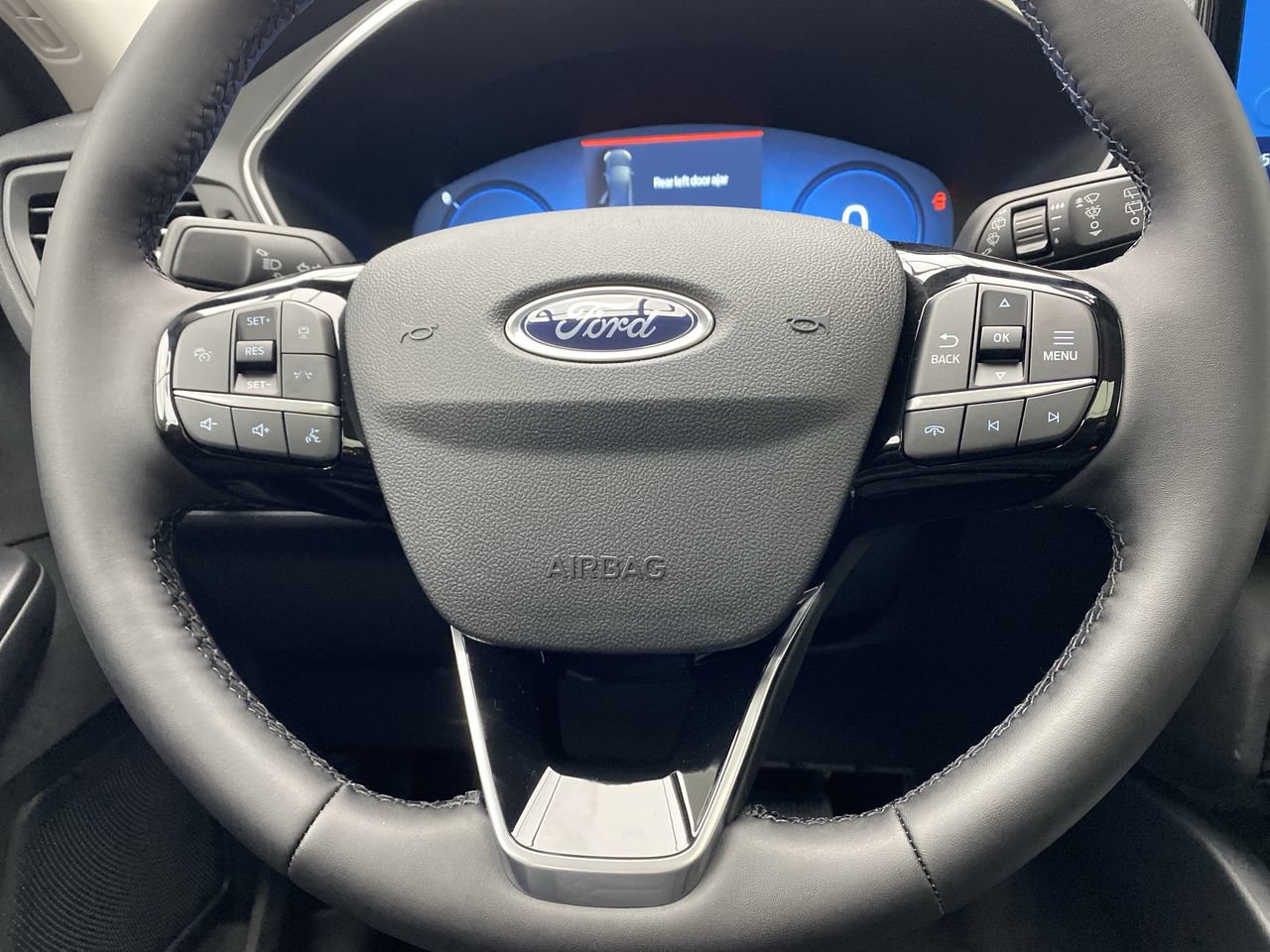 New 2024 Ford Escape SE w/ PHEV Premium Package FWD image 15