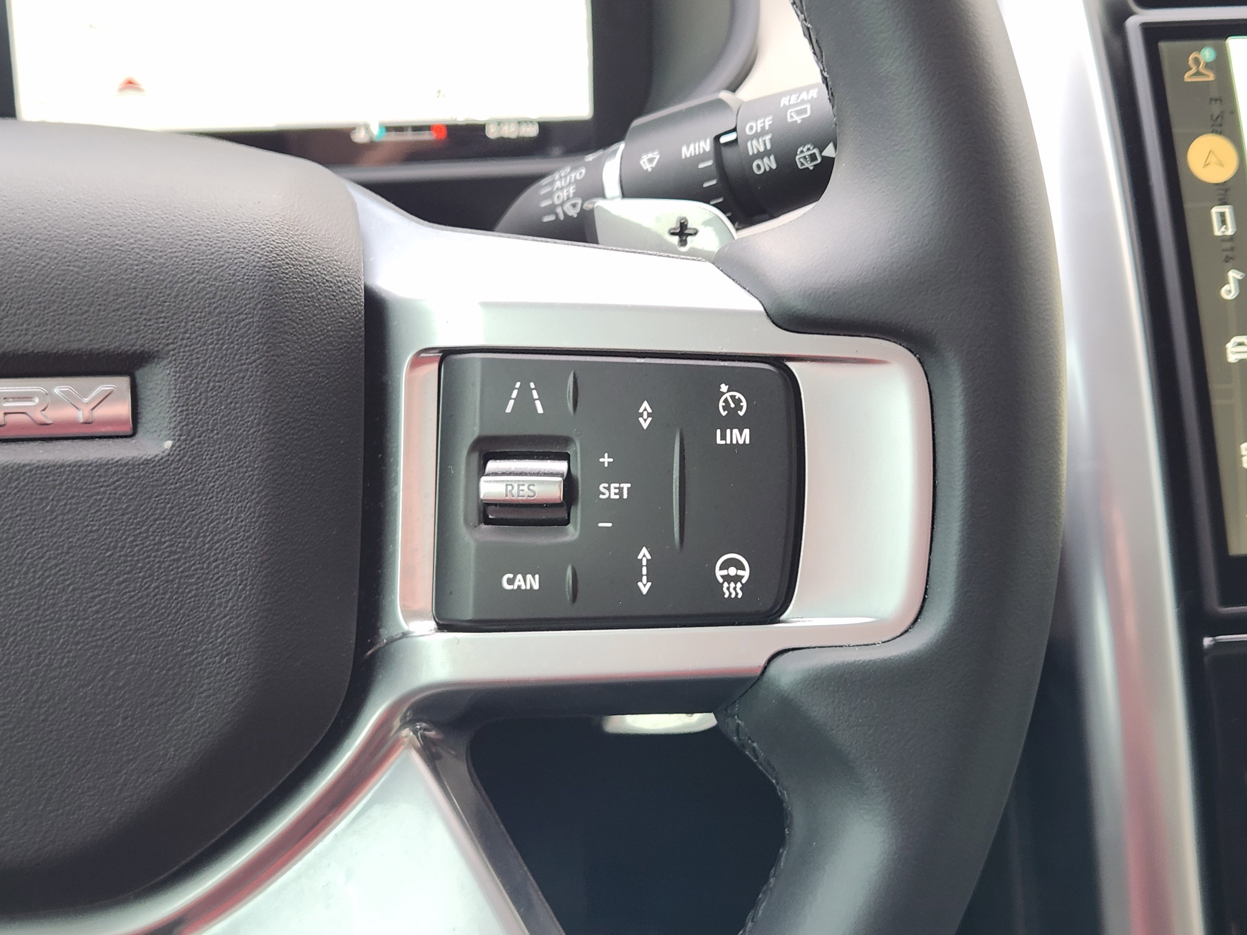 Certified 2025 Land Rover Discovery S image 32