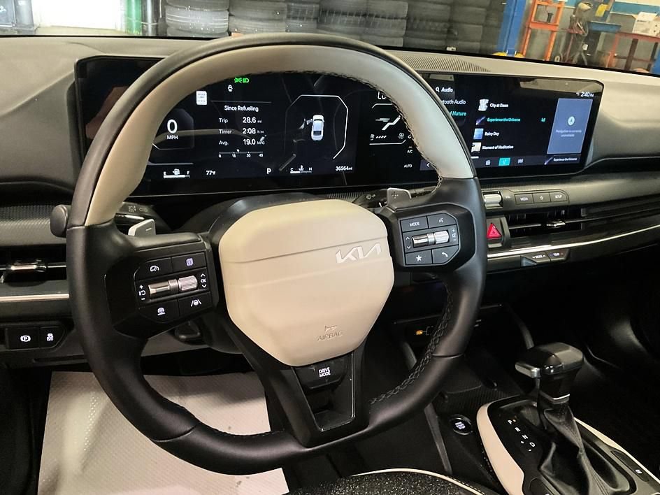 Used 2025 Kia K4 GT-Line w/ GT-Line Sunroof Package FWD image 25