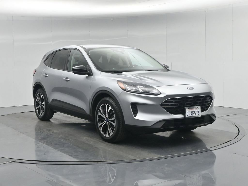 Certified 2022 Ford Escape SE w/ SE Sport Appearance Package image 60