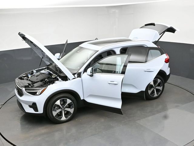 Used 2024 Volvo XC40 B5 Core AWD/4WD image 48
