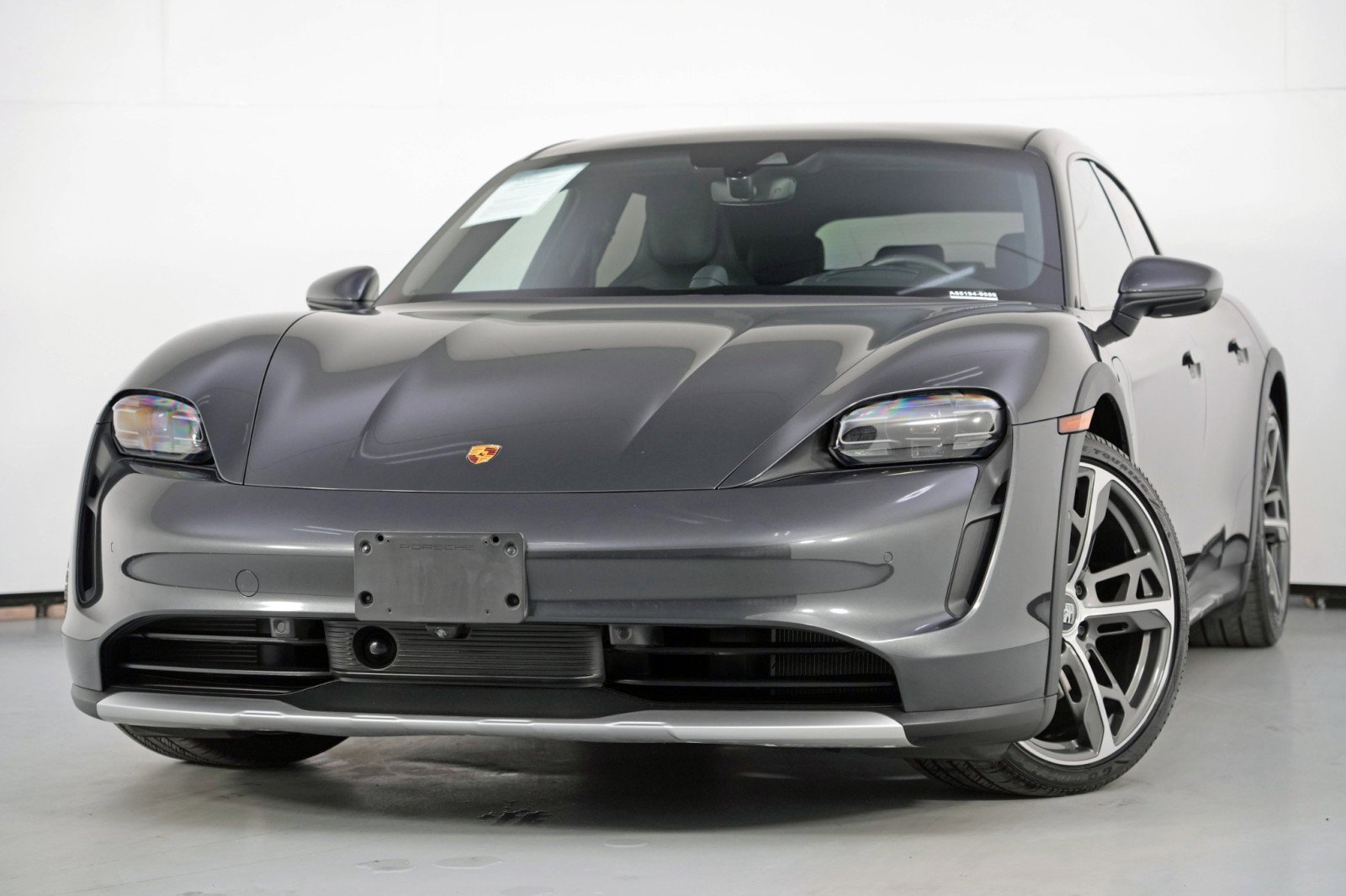 Used 2023 Porsche Taycan 4S w/ Technology Package image 3