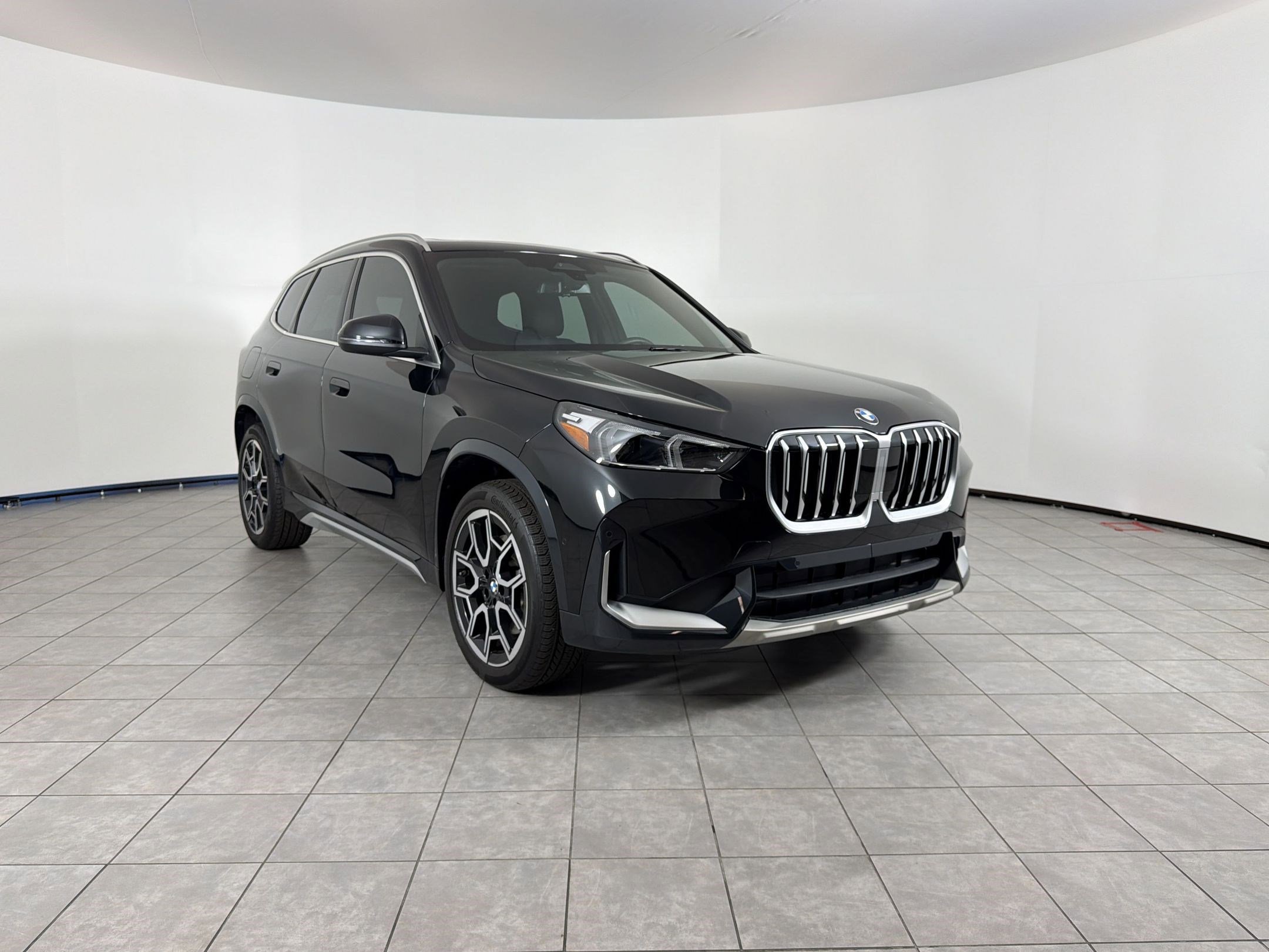 Used 2025 BMW X1 xDrive28i w/ Convenience Package AWD/4WD image 7