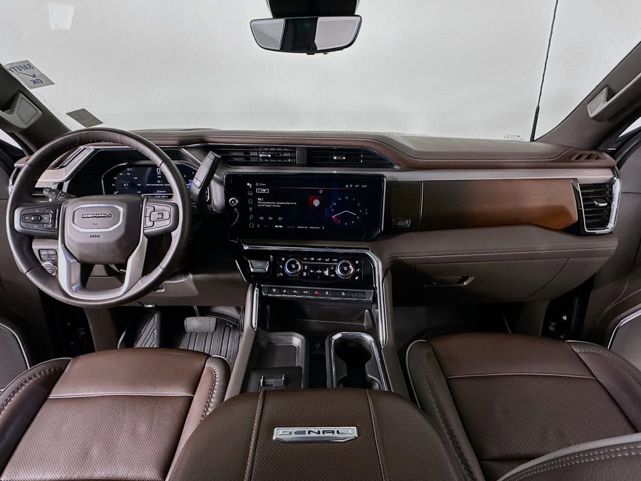 Used 2024 GMC Sierra 3500 Denali w/ Denali Reserve Package image 9