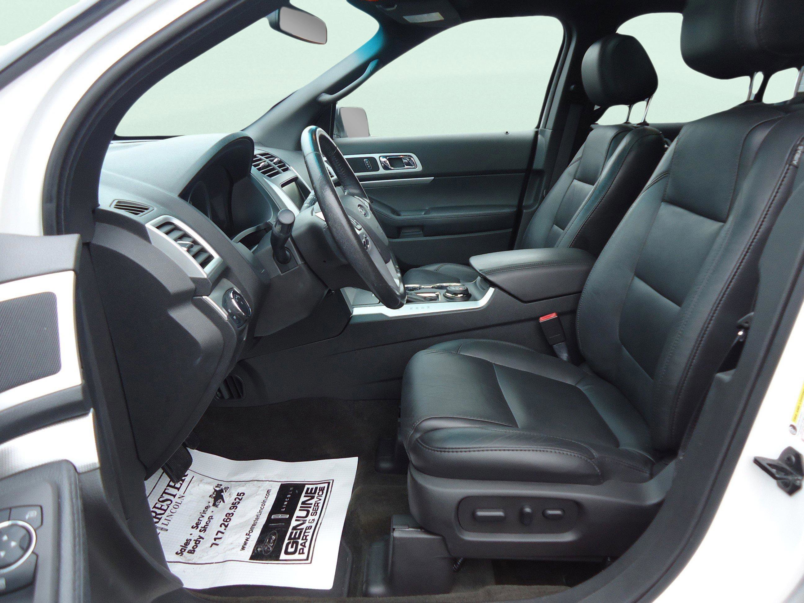 Used 2015 Ford Explorer XLT w/ Equipment Group 202A AWD/4WD image 19