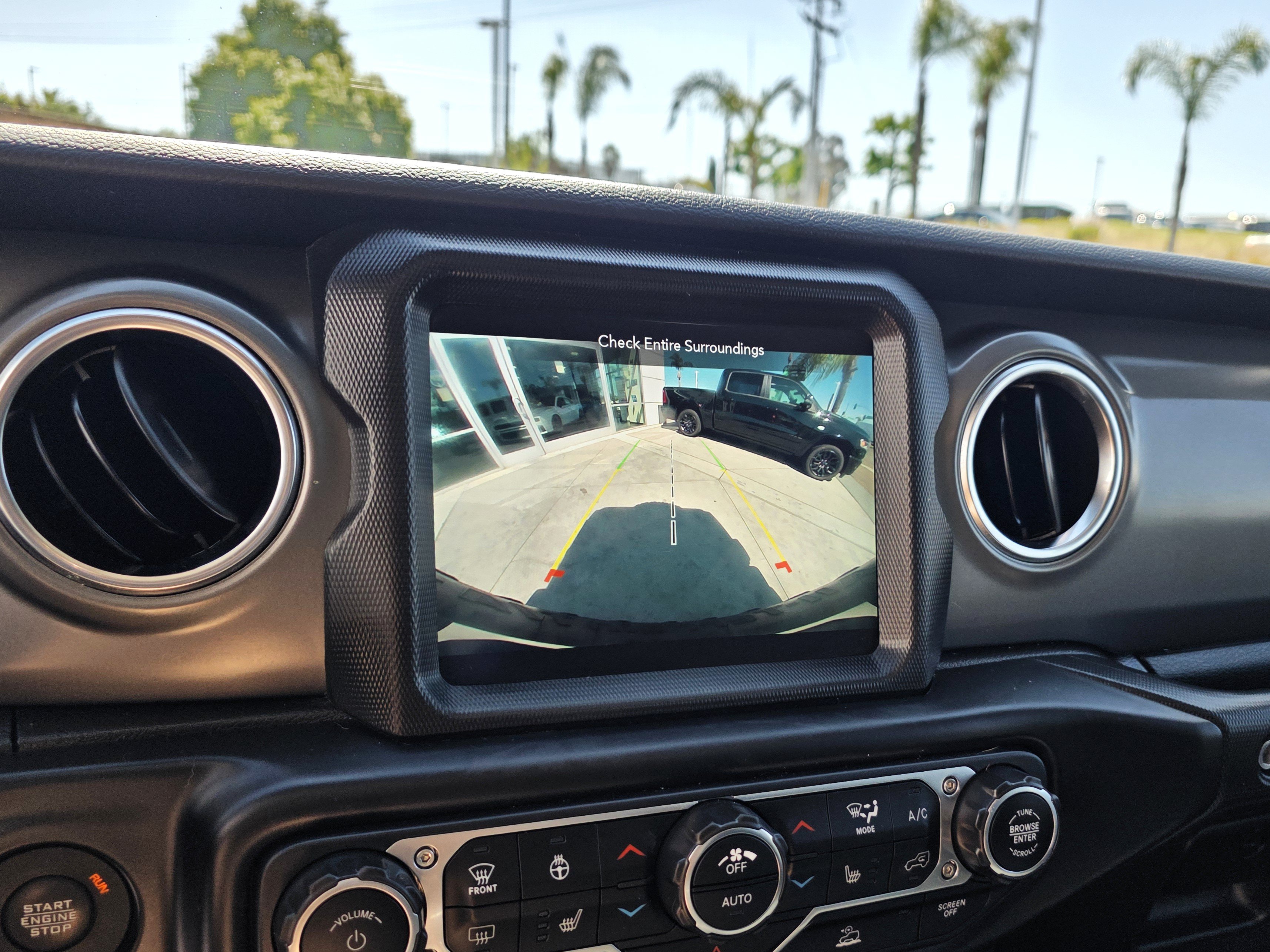 Certified 2022 Jeep Wrangler Unlimited Rubicon 4xe w/ Cold Weather Group AWD/4WD image 18