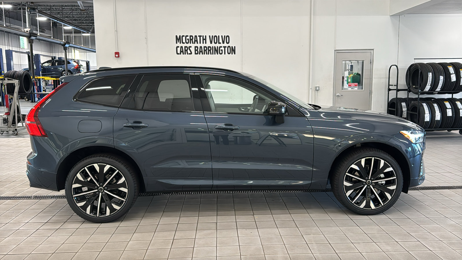 New 2026 Volvo XC60 B5 Ultra w/ Protection Package Premier AWD/4WD image 4