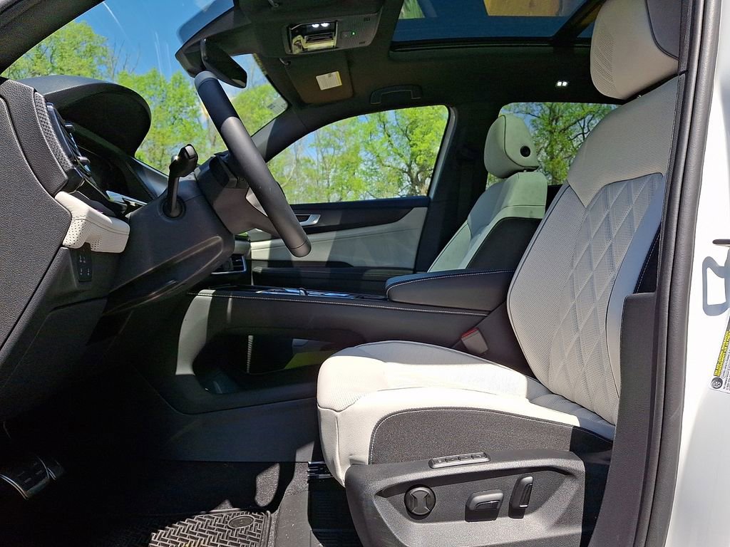 Certified 2025 Volkswagen Atlas Cross Sport SEL Premium R-Line AWD/4WD image 13