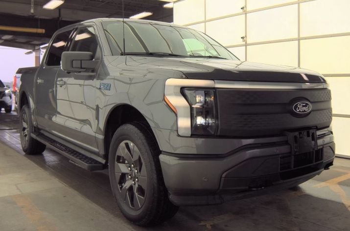 Used 2024 Ford F150 Lightning Flash AWD/4WD image 5