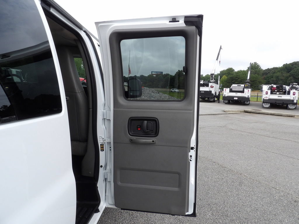 Used 2025 Chevrolet Express 3500 LT w/ LT Preferred Equipment Group RWD image 26
