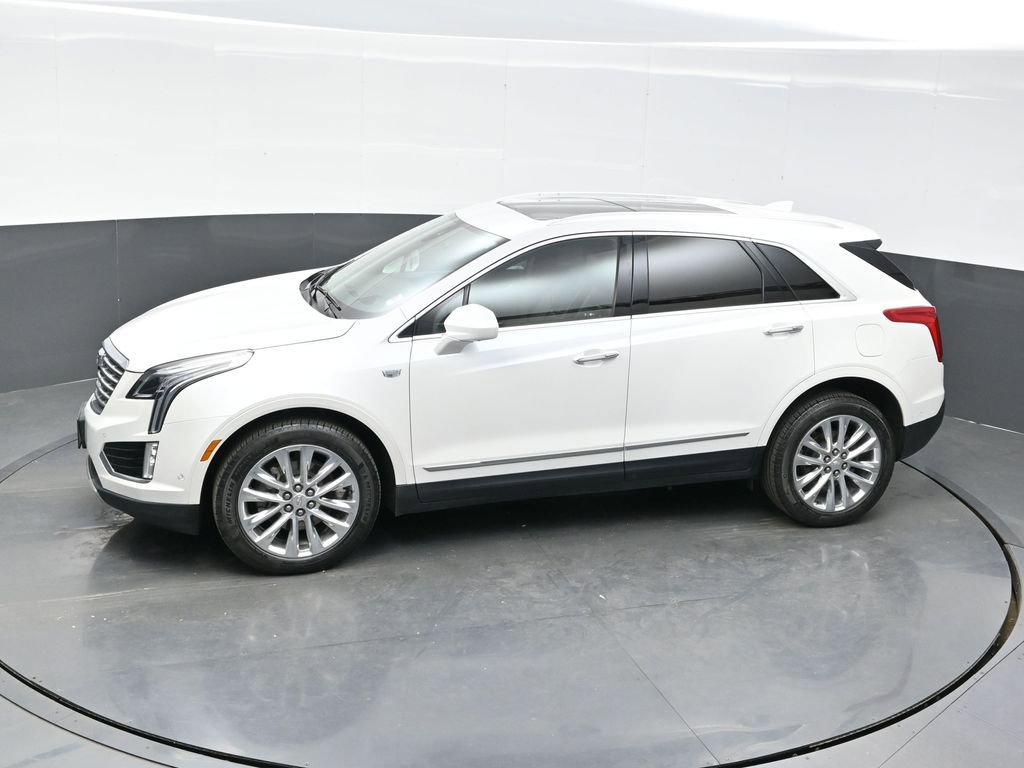 Used 2017 Cadillac XT5 Platinum w/ Driver Assist Package AWD/4WD image 29