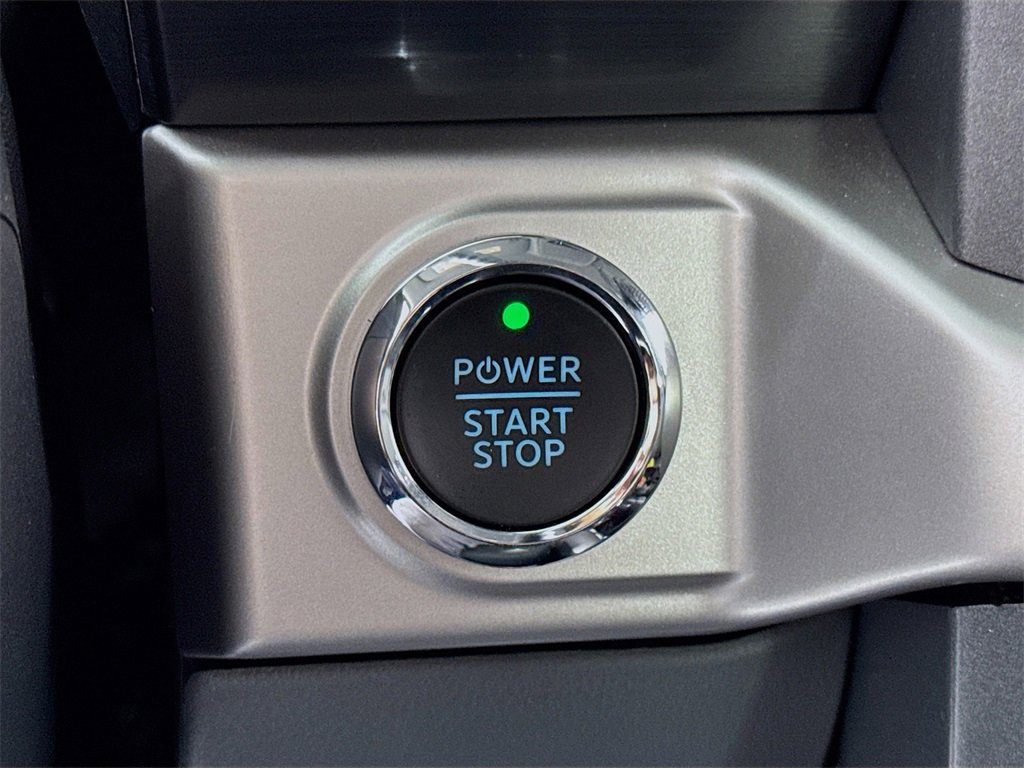 Used 2022 Ford F150 Lightning Pro image 32