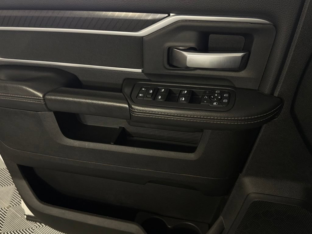Used 2025 RAM 2500 Big Horn AWD/4WD image 24
