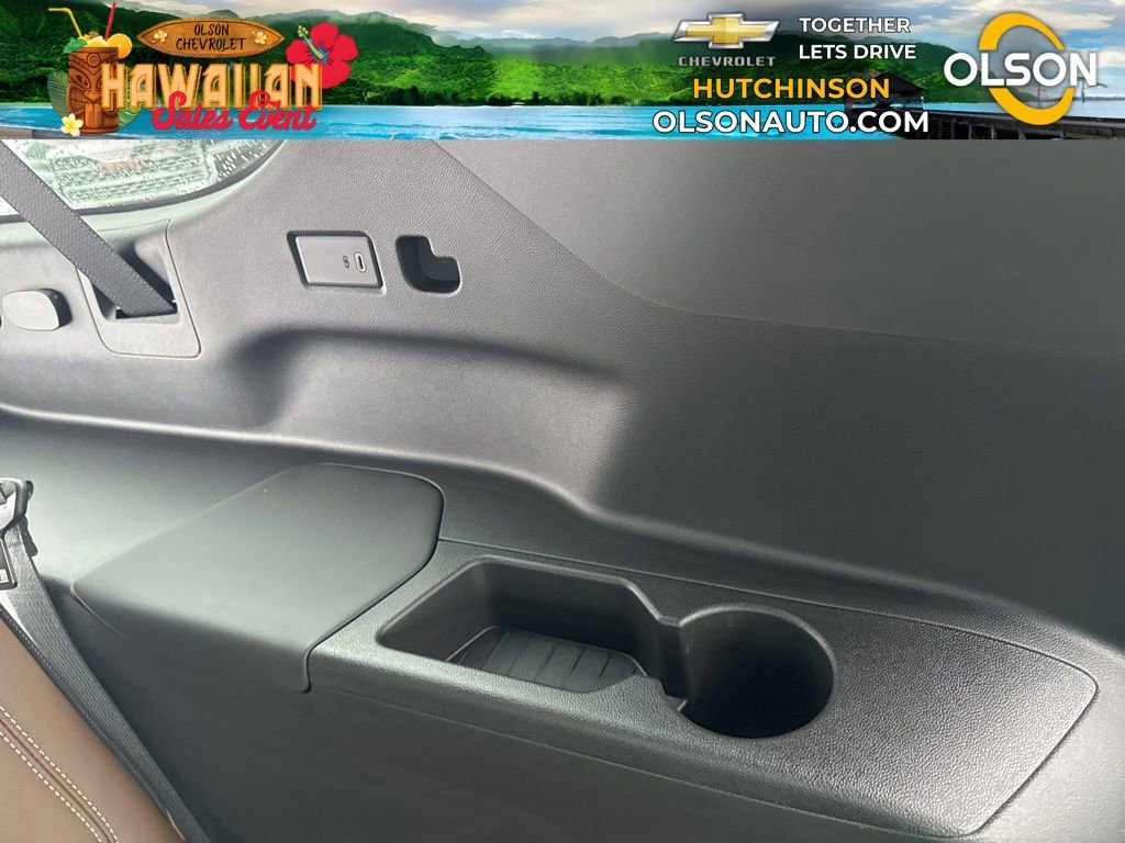New 2026 Chevrolet Suburban High Country image 32