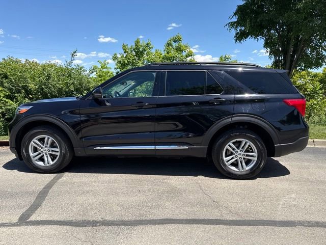 Used 2024 Ford Explorer XLT w/ Equipment Group 202A AWD/4WD image 5