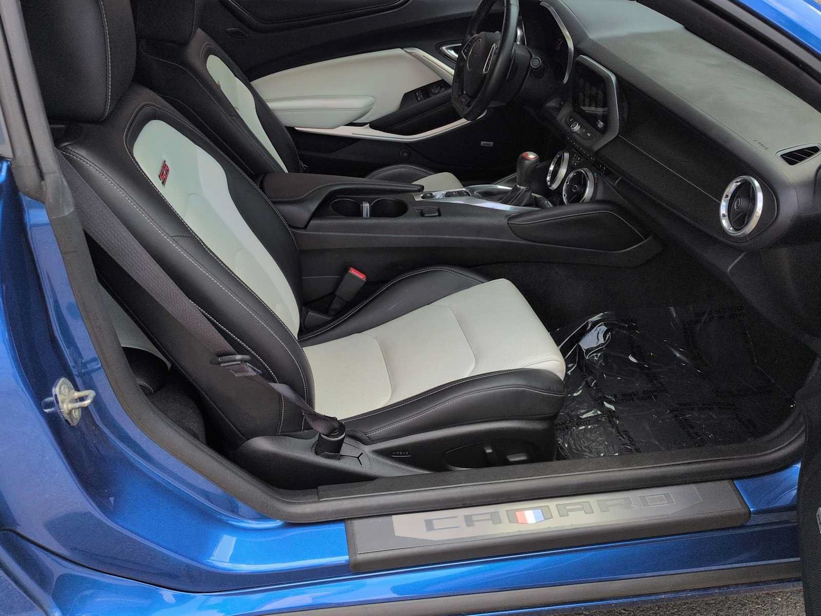 Used 2016 Chevrolet Camaro SS RWD image 21