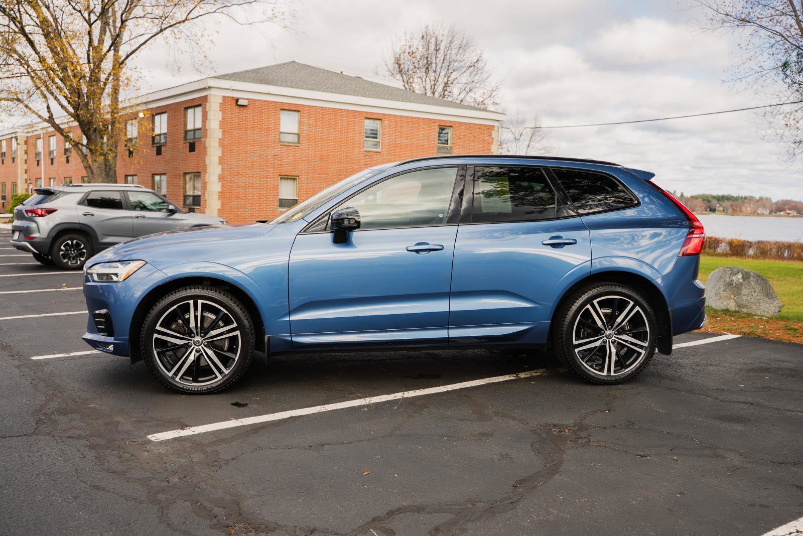 Used 2020 Volvo XC60 T6 R-Design image 5