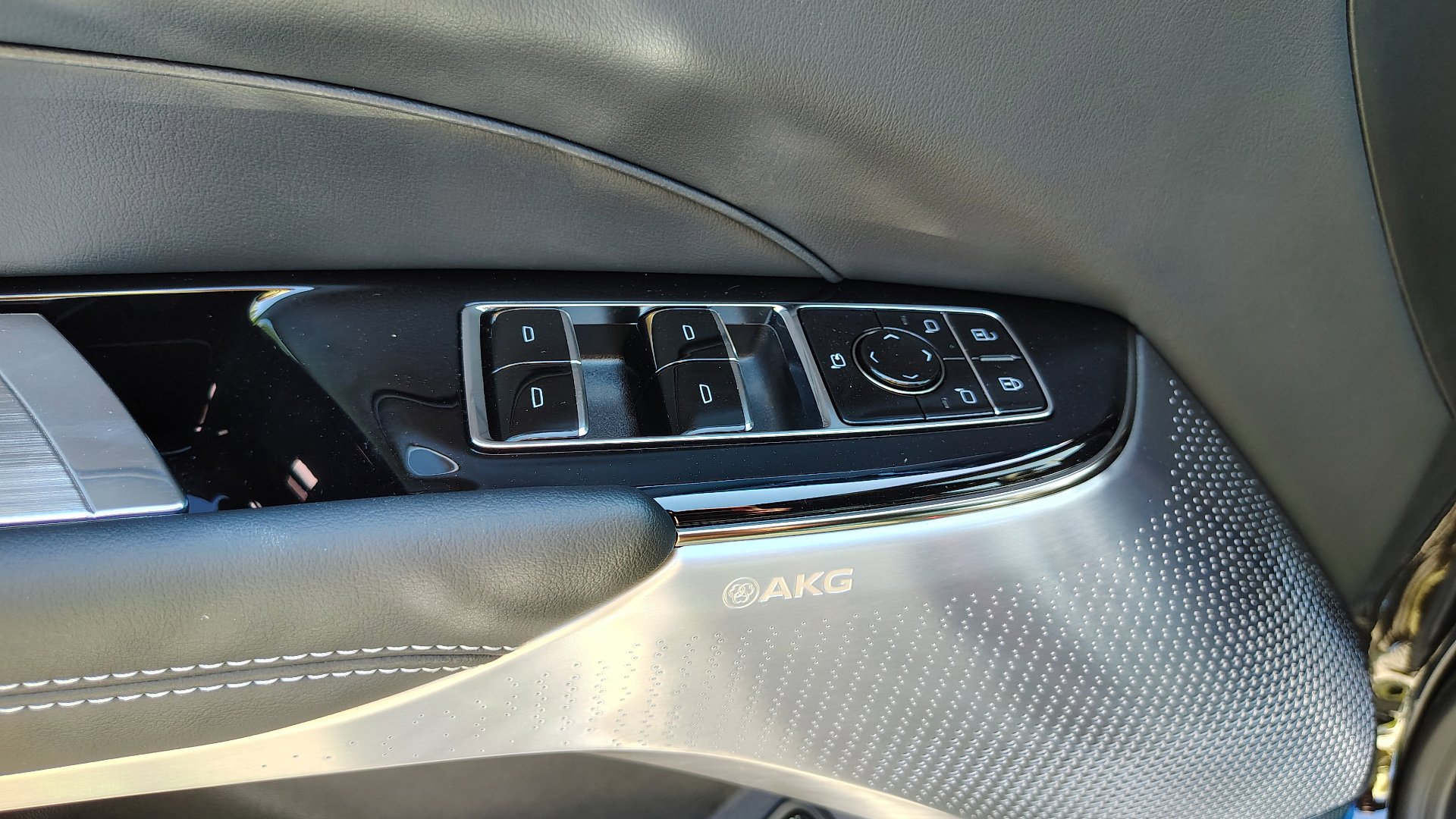 New 2026 Cadillac Lyriq Premium Luxury image 11