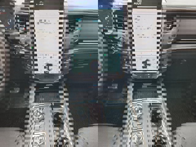 Used 2023 Ford Expedition Platinum image 11