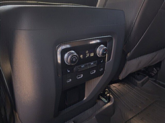 Used 2024 GMC Yukon Denali w/ Advanced Technology Package RWD image 31
