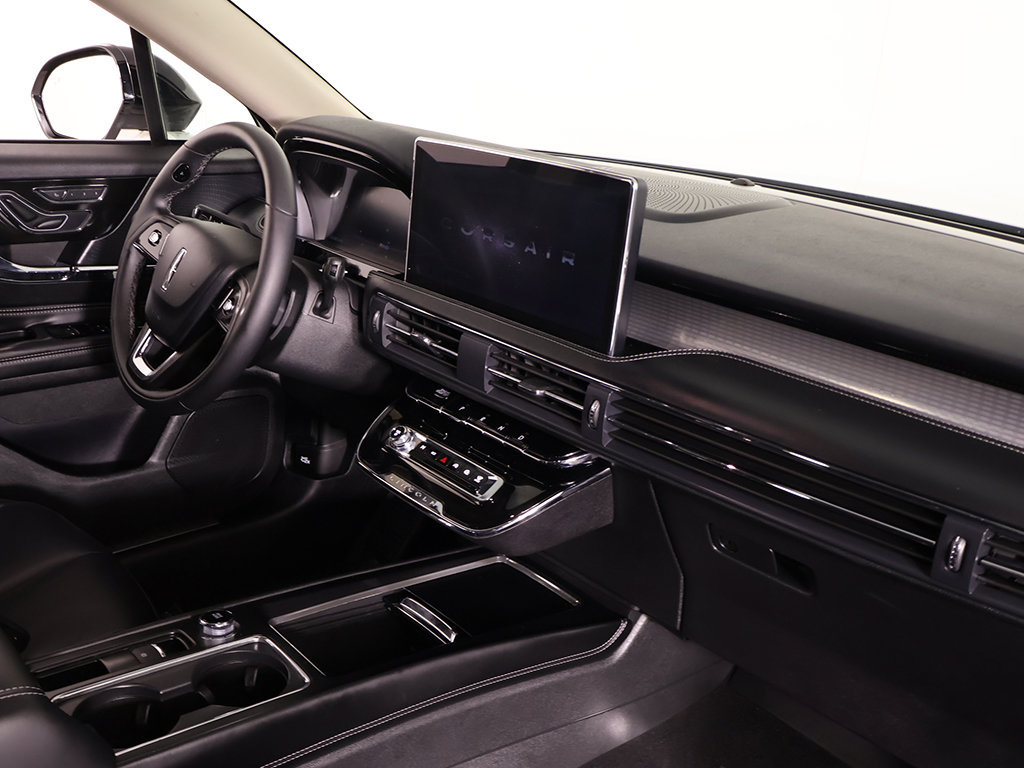 Used 2024 Lincoln Corsair AWD image 27