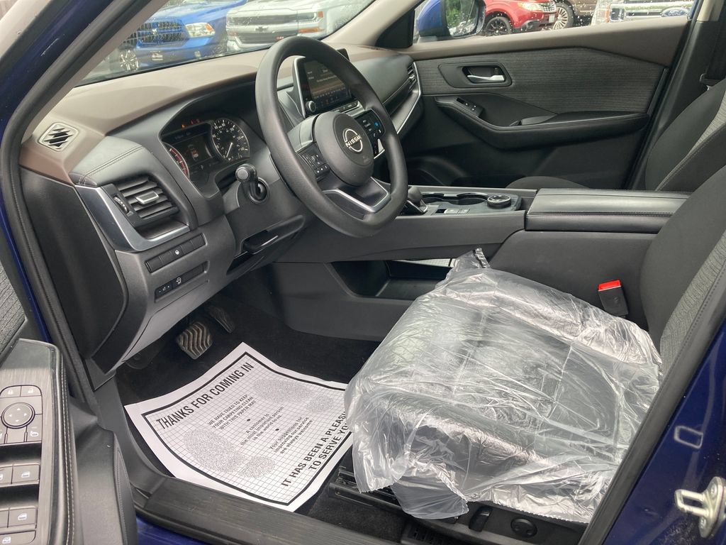 Used 2023 Nissan Rogue SV AWD/4WD image 12