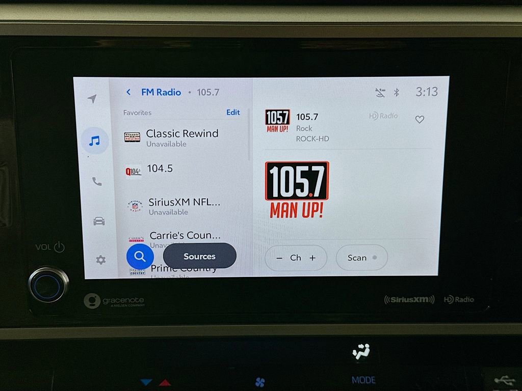 Used 2022 Toyota Tundra SR5 w/ SR5 Convenience Package RWD image 17