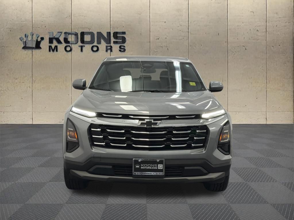 Used 2026 Chevrolet Equinox LT FWD image 3