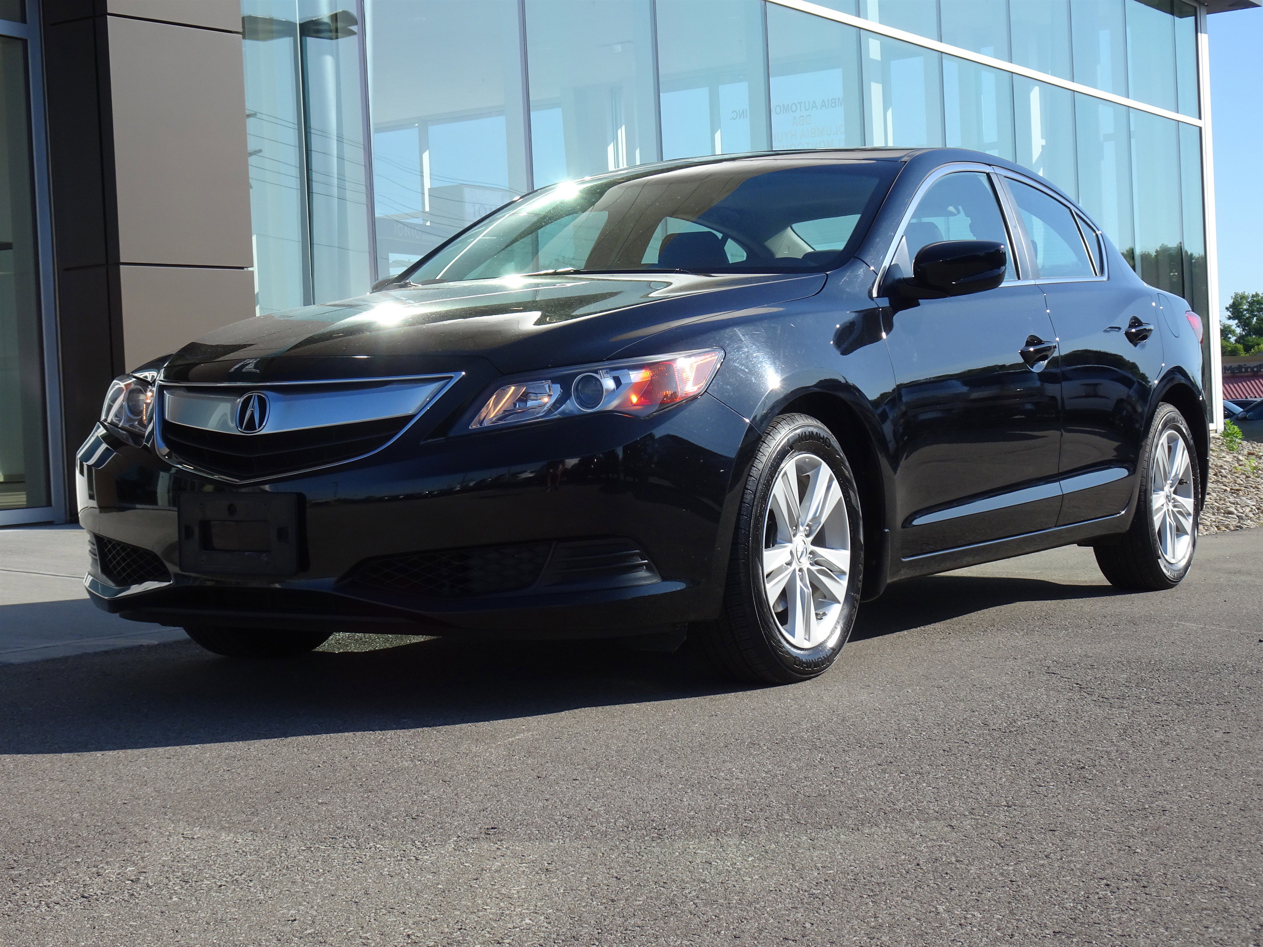 Used 2013 Acura ILX FWD image 1