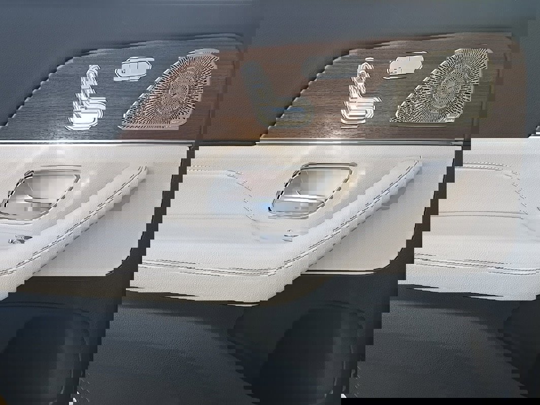 New 2026 Mercedes-Benz GLS 450 4MATIC image 32