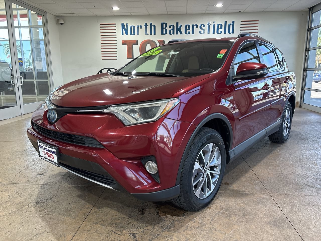 Used 2018 Toyota RAV4 XLE w/ Carpet Mat Package AWD/4WD image 6