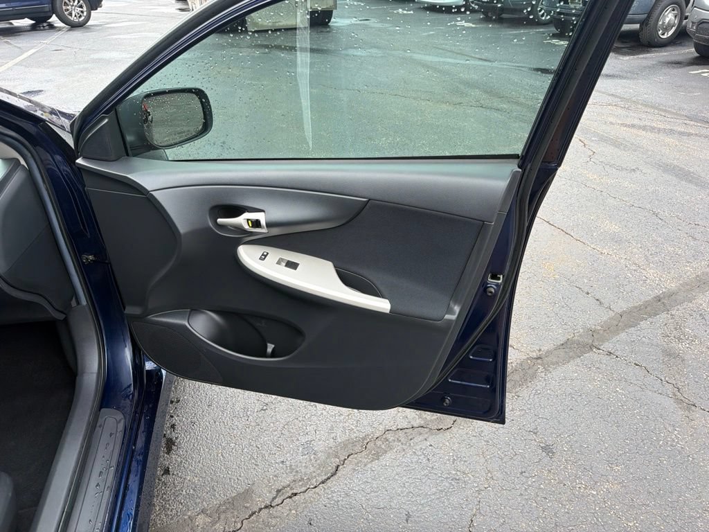 Used 2011 Toyota Corolla S FWD image 37