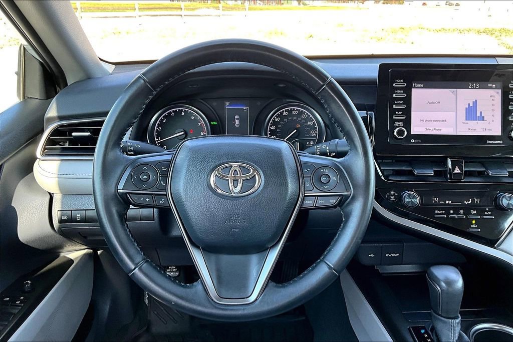 Used 2023 Toyota Camry SE w/ Convenience Package image 5