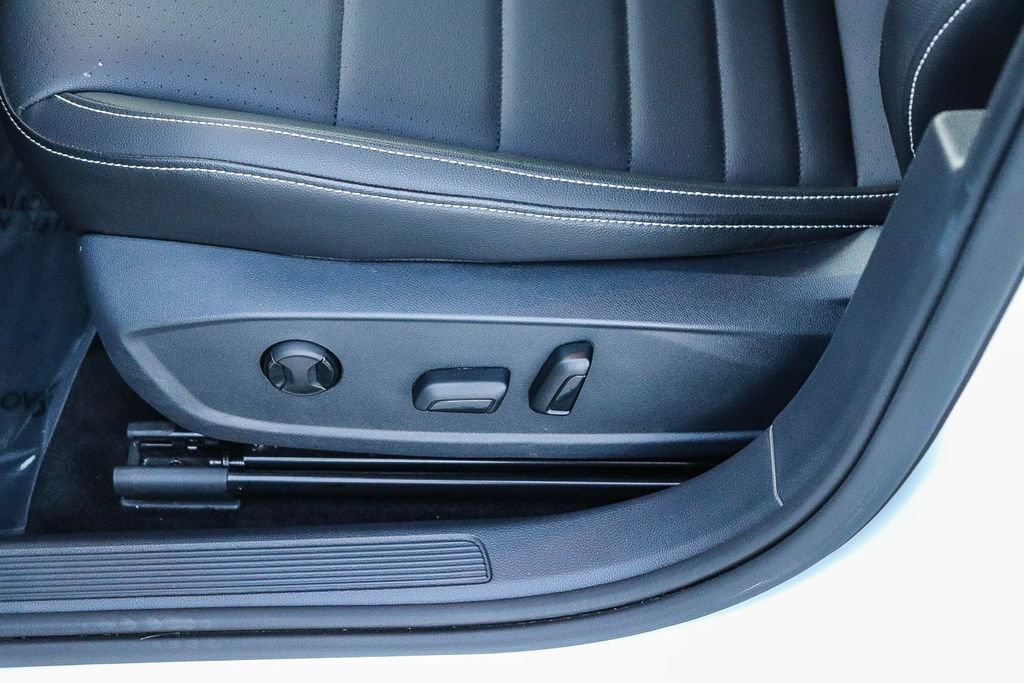 Used 2023 Volkswagen Jetta SE FWD image 24