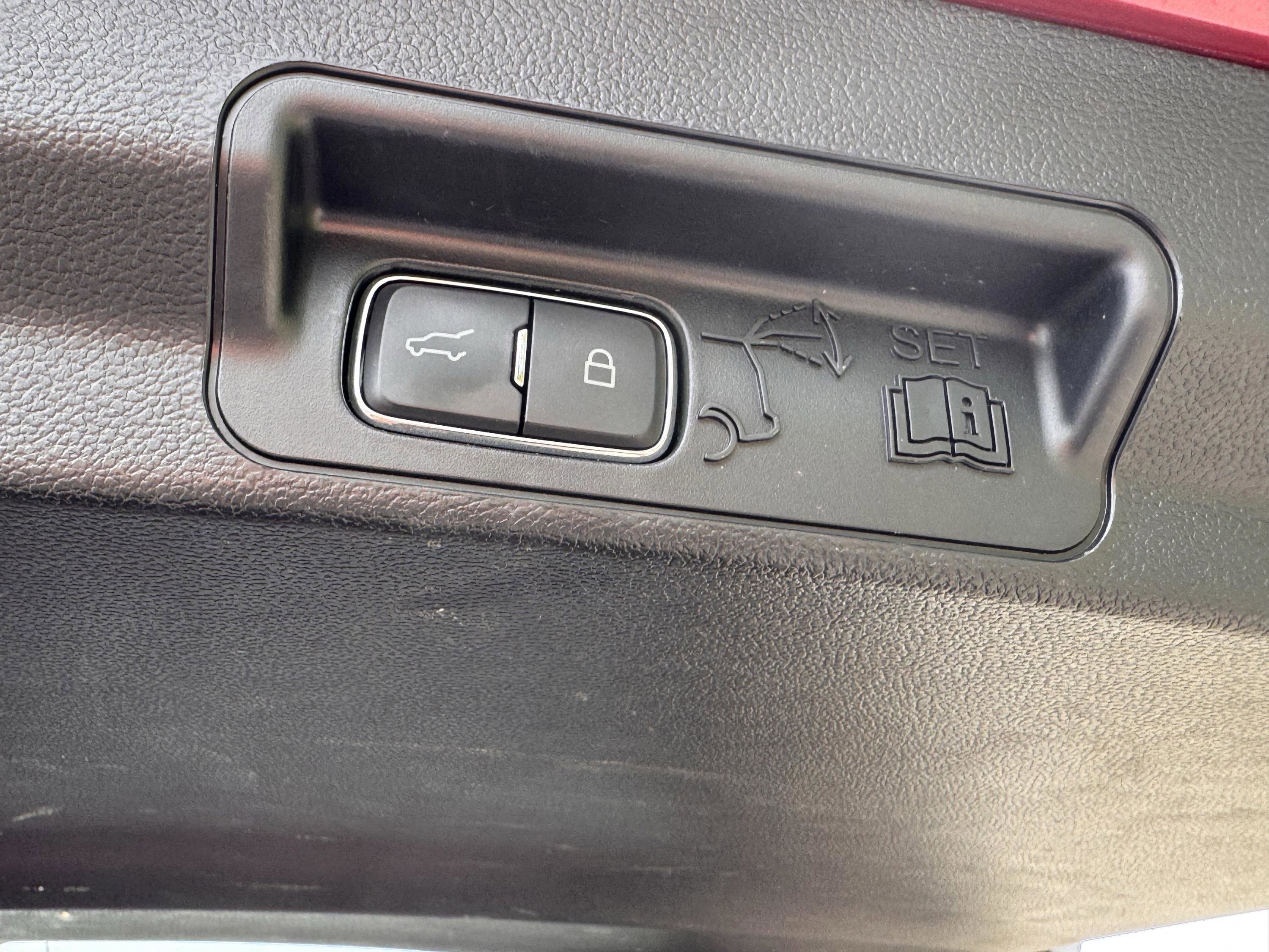 Used 2023 Ford Explorer ST w/ Equipment Group 401A AWD/4WD image 23