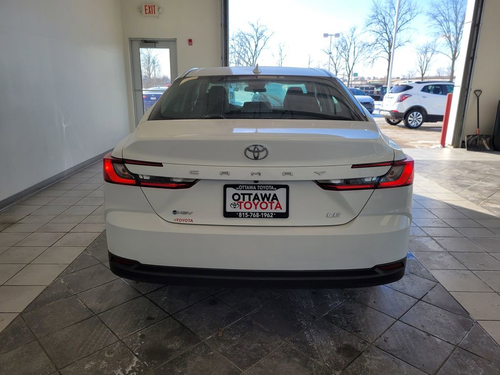 Used 2025 Toyota Camry LE image 6