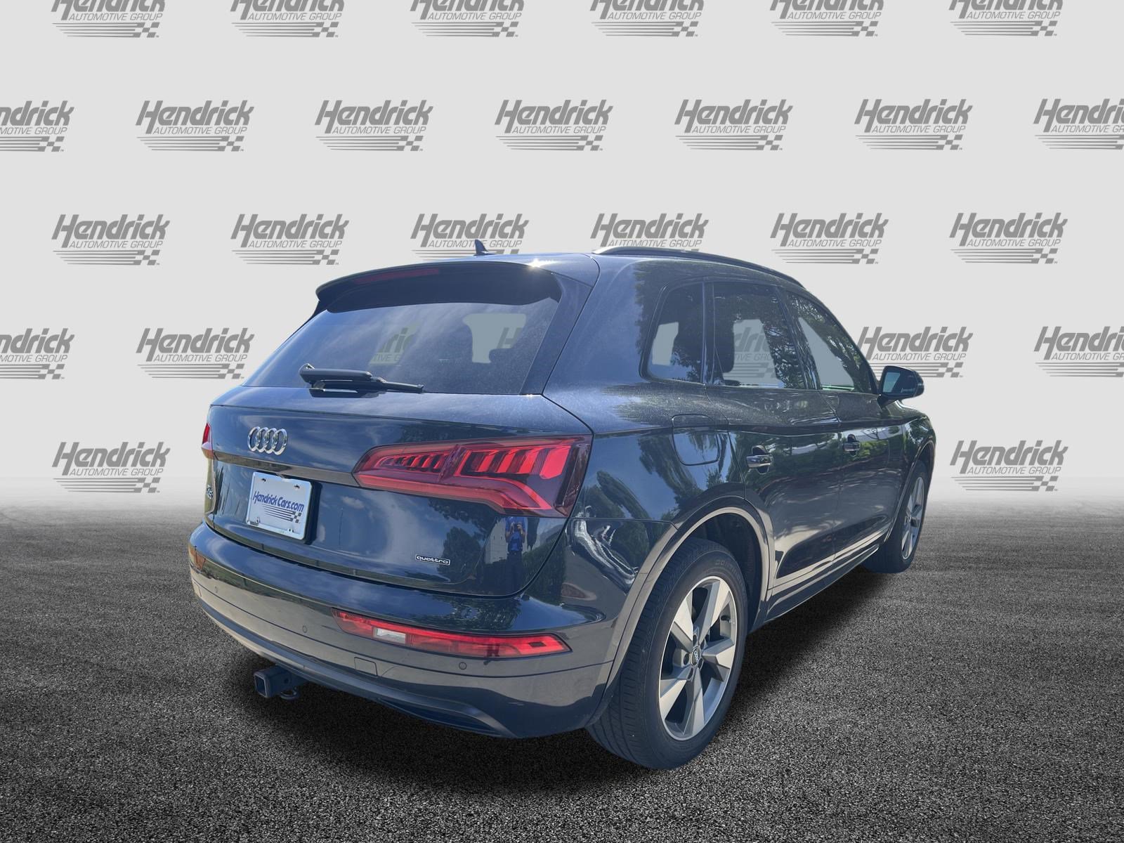 Used 2020 Audi Q5 2.0T Premium w/ Titanium Sport Package AWD/4WD image 11