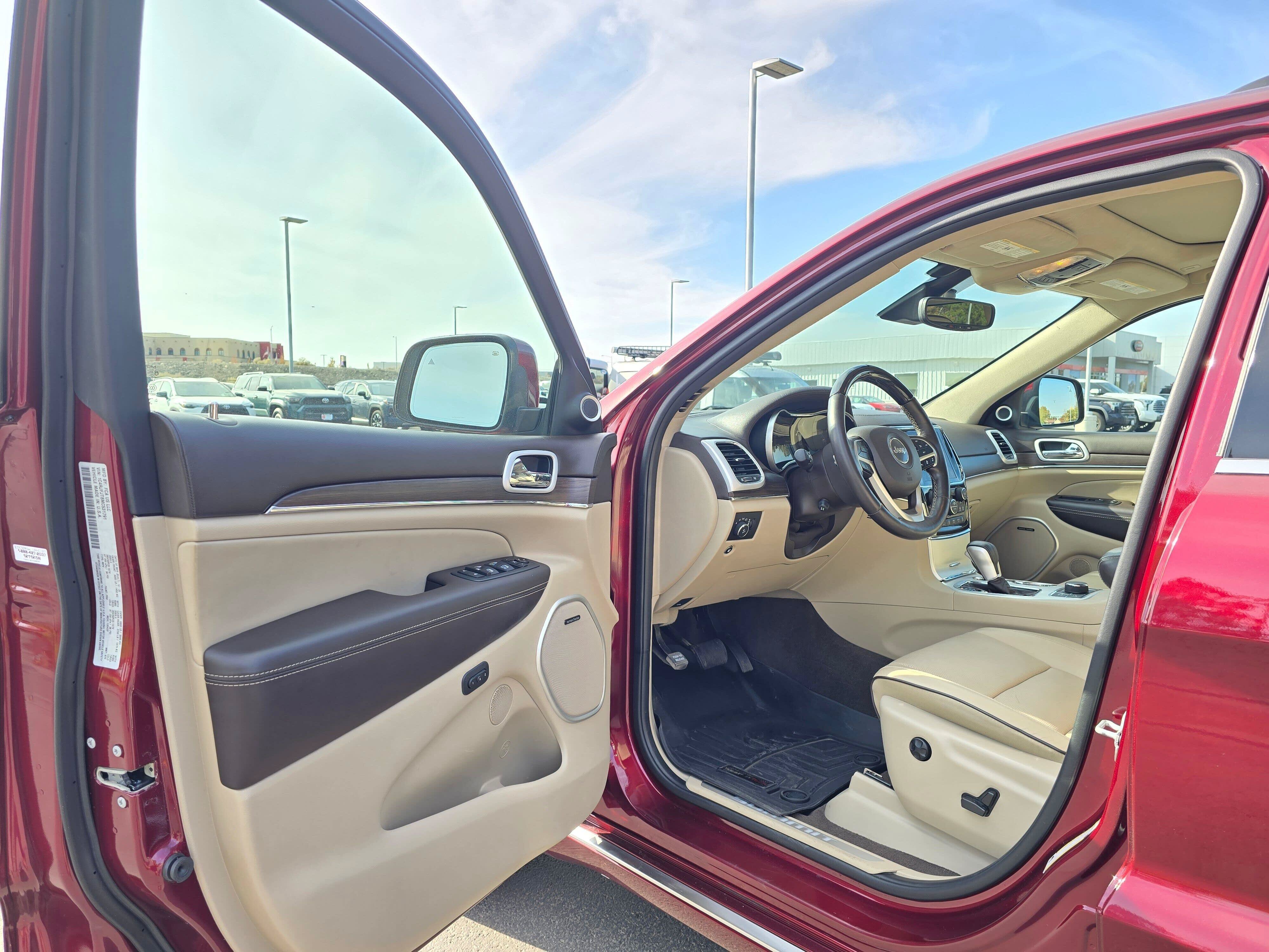 Used 2021 Jeep Grand Cherokee Summit w/ Platinum Series Group AWD/4WD image 18