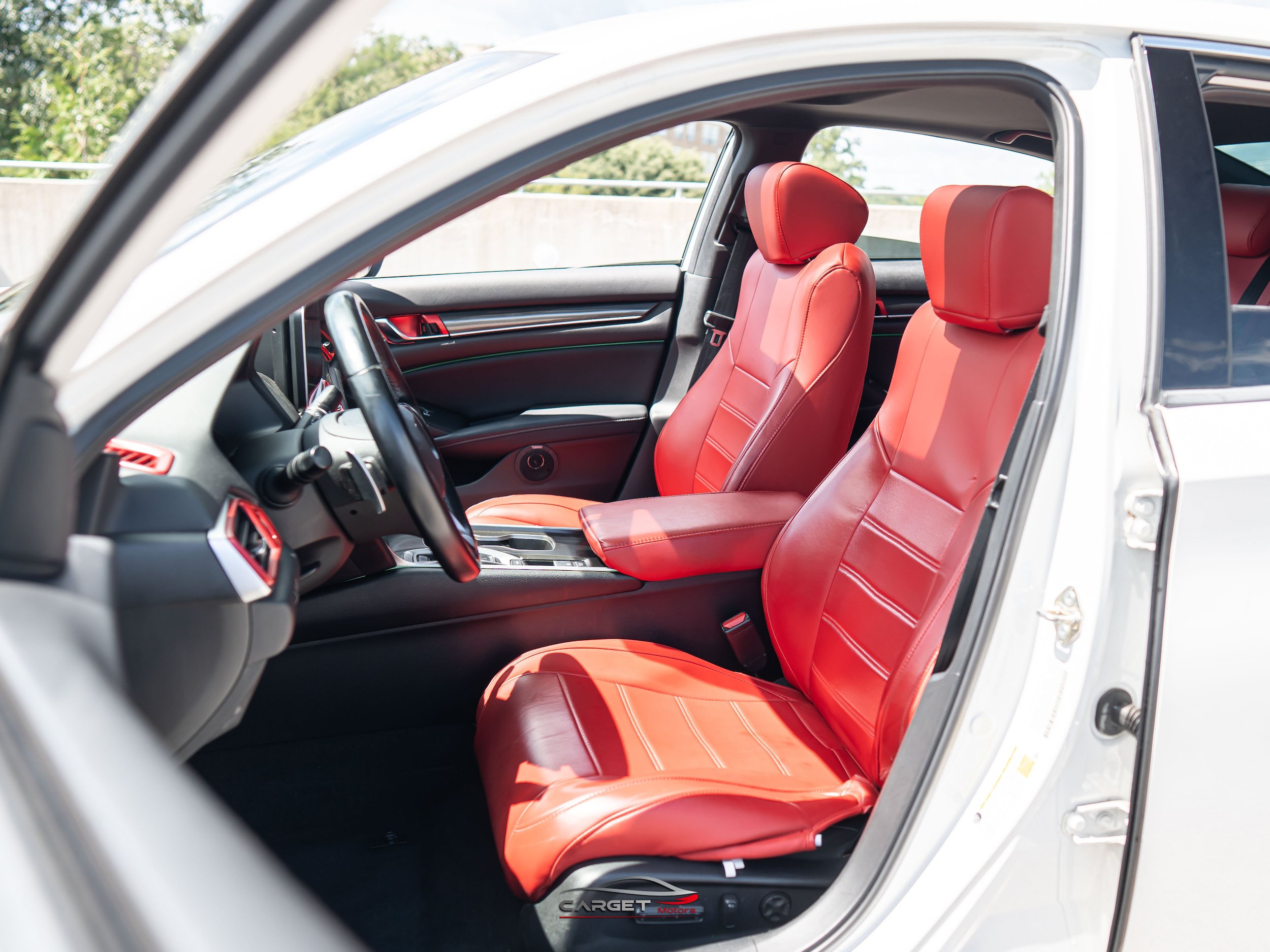 Used 2018 Honda Accord Sport image 16
