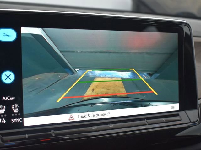 Used 2025 Volkswagen Atlas SE FWD image 14