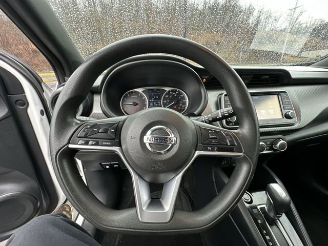 Used 2020 Nissan Kicks S image 13