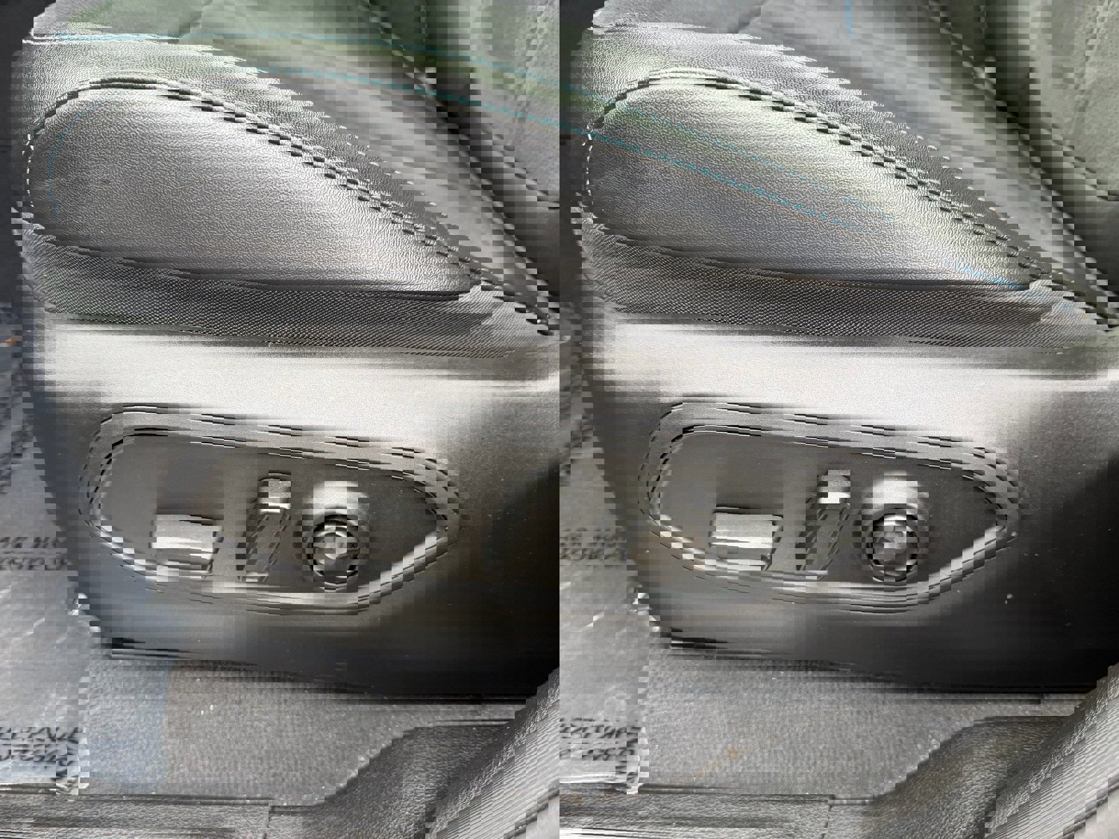 Used 2022 Jeep Grand Cherokee Trailhawk w/ Advanced Protech Group II image 24