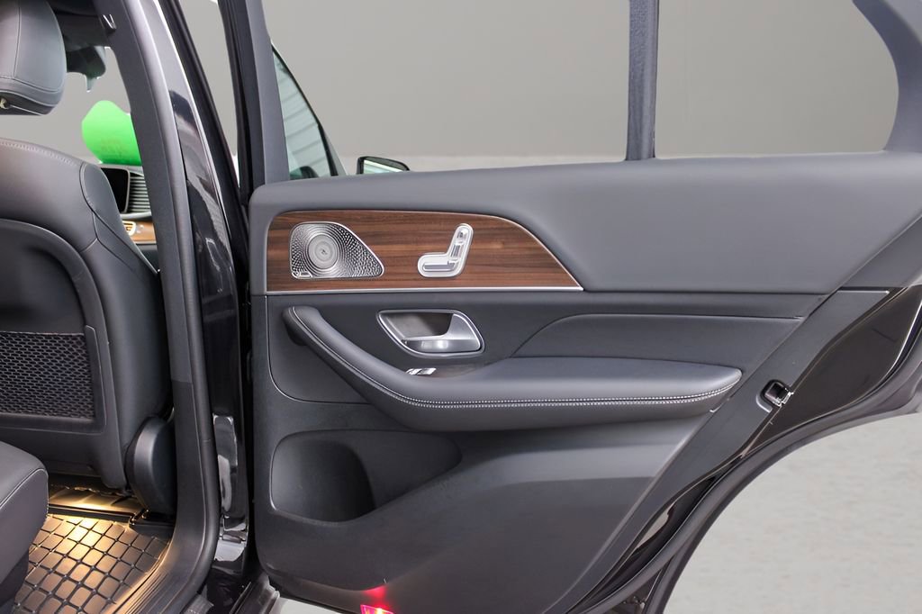 Used 2025 Mercedes-Benz GLE 350 4MATIC image 29
