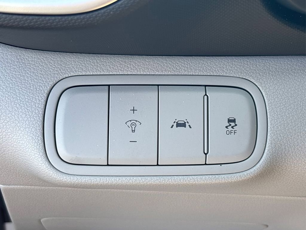 Used 2022 Hyundai Venue SEL w/ Cargo Package image 33