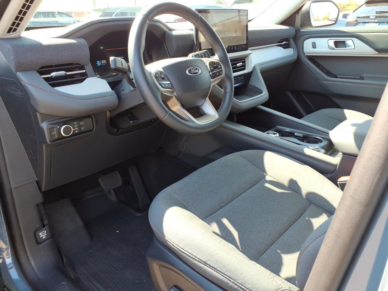 Used 2026 Ford Explorer Active image 12